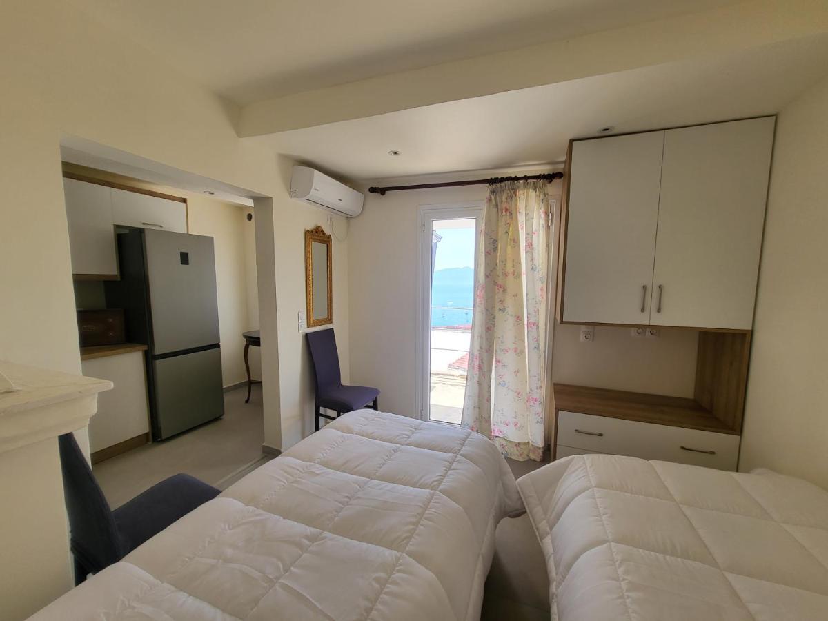 Blue Heaven Apartment Sarandë Exteriör bild