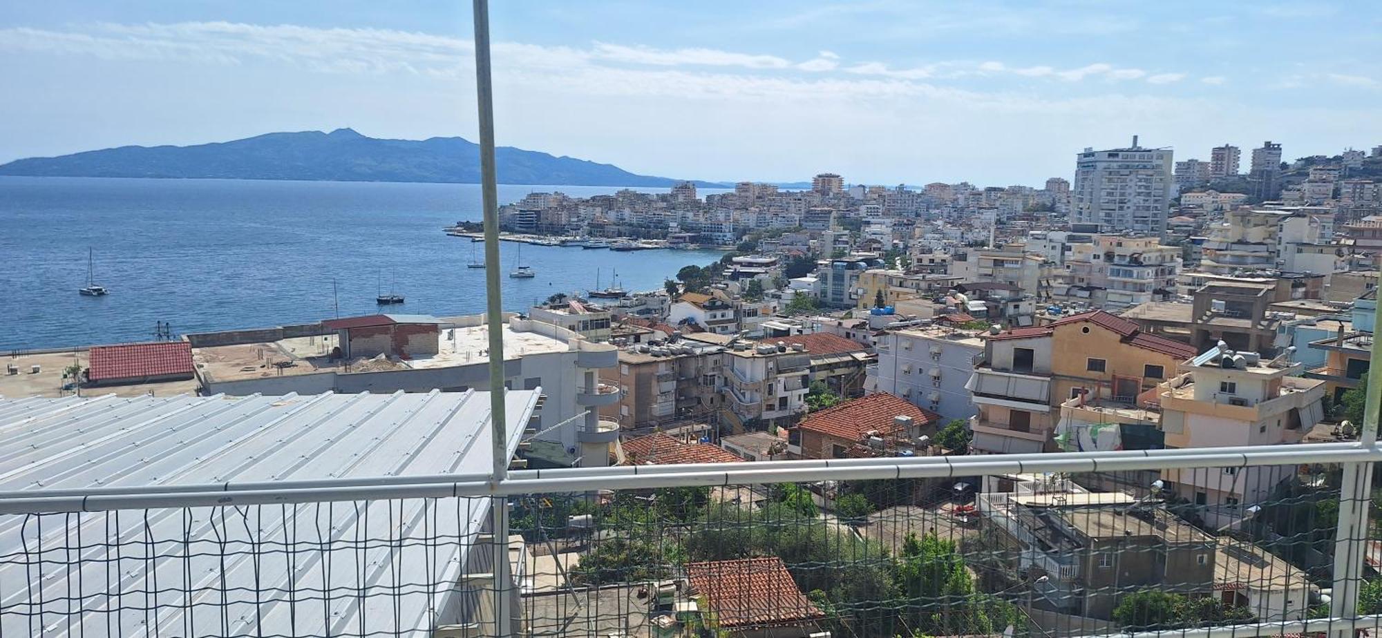 Blue Heaven Apartment Sarandë Exteriör bild