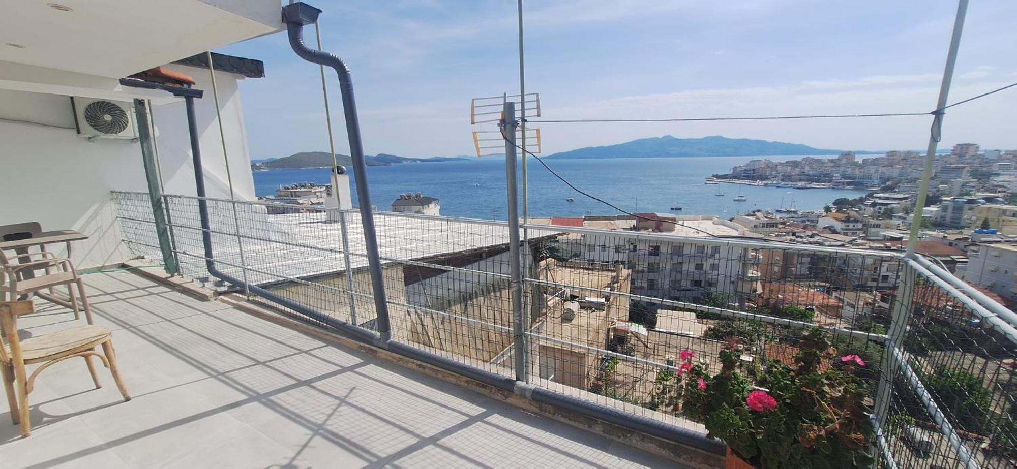 Blue Heaven Apartment Sarandë Exteriör bild